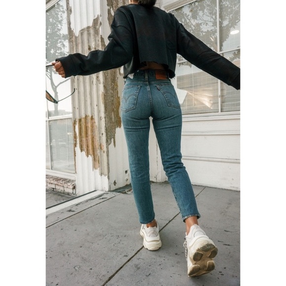 LEVI'S® PREMIUM Wedgie Fit Women's Jeans - Picture 5 of 10